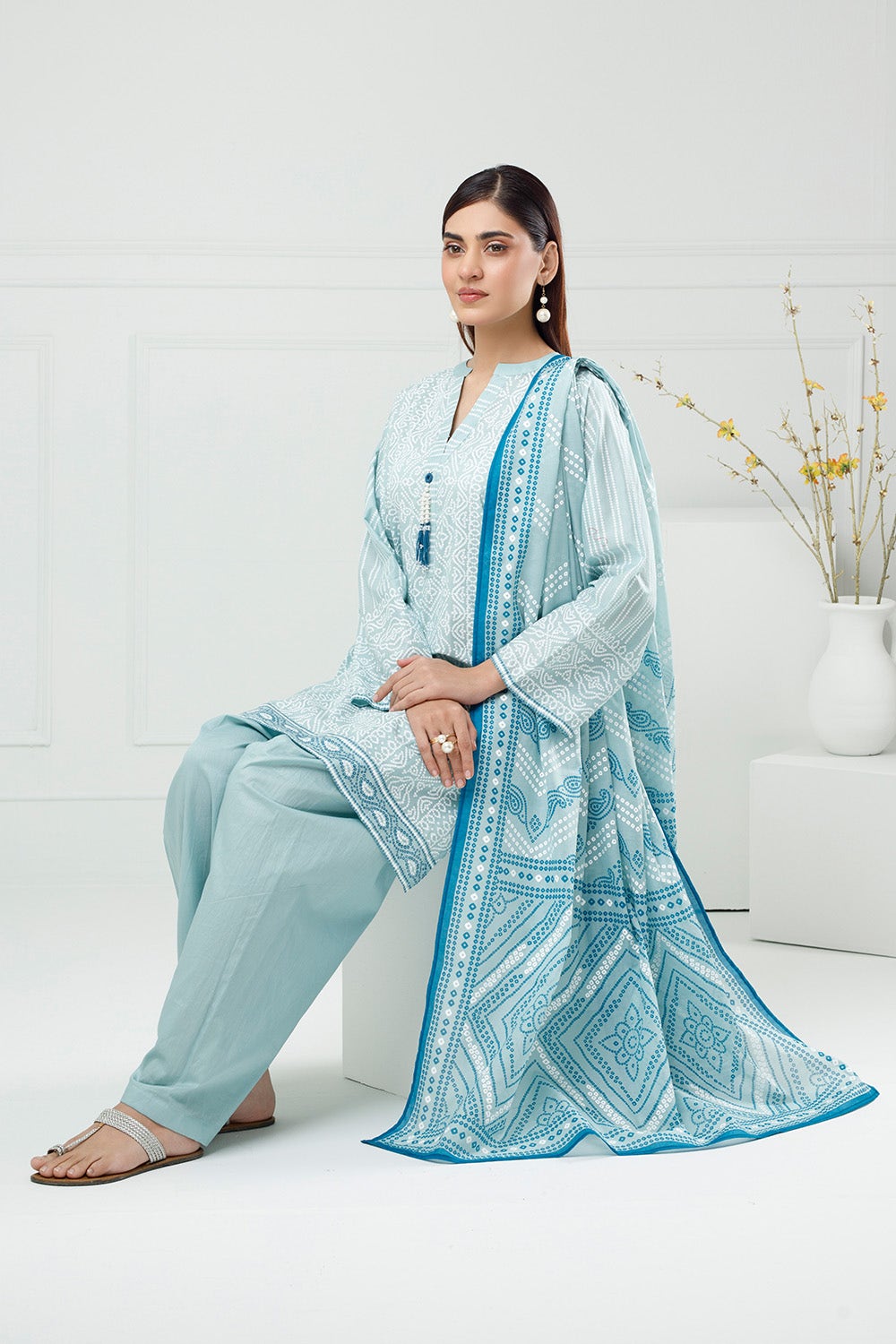 Gul Ahmed Ready to Wear 3PC Lawn Lacquer Printed Suit IUSTKSD-511