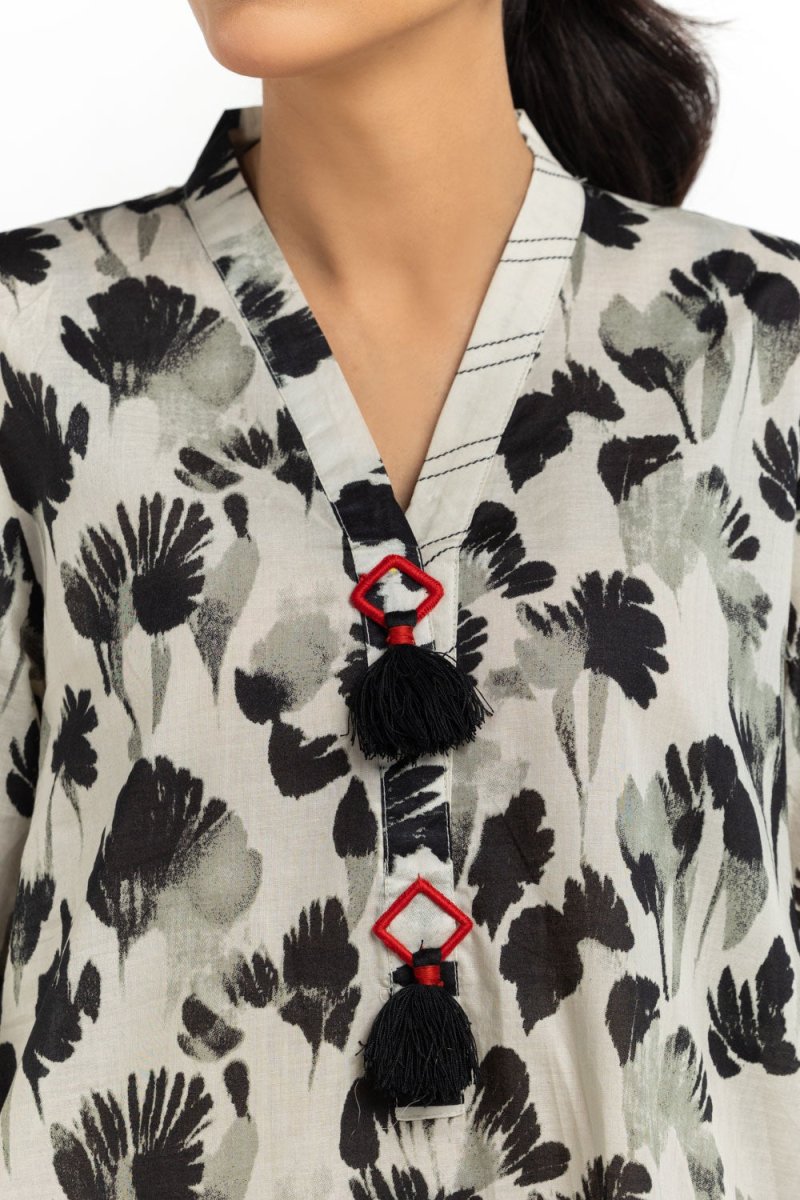 Gul Ahmed Ready to Wear 3PC Lawn Printed Suit IUSTKSD-546