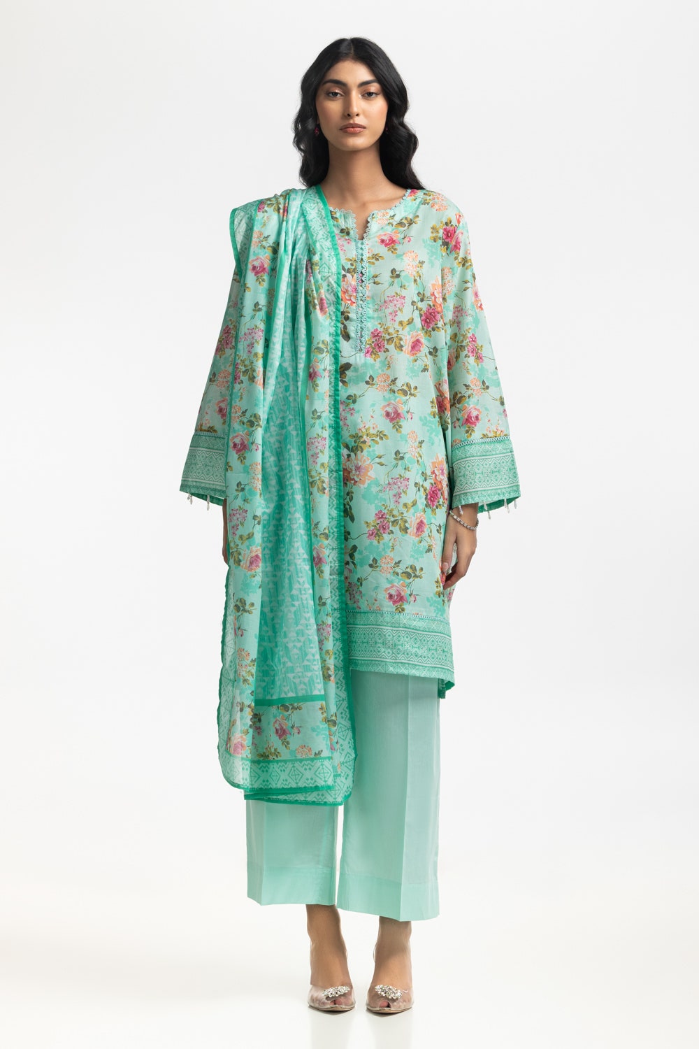 Gul Ahmed Ready to Wear 3PC Lawn Printed Embroidered Suit IUSTKSD-548