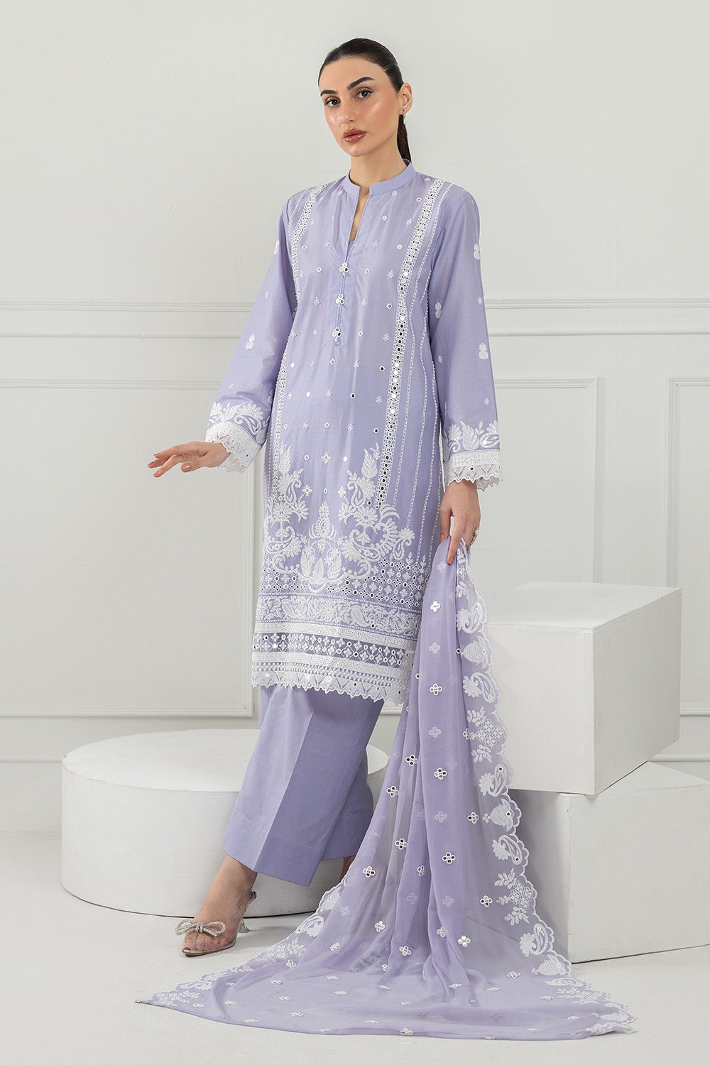 Gul Ahmed Ready to Wear 3PC Lawn Embroidered Suit IUSTKSD-562