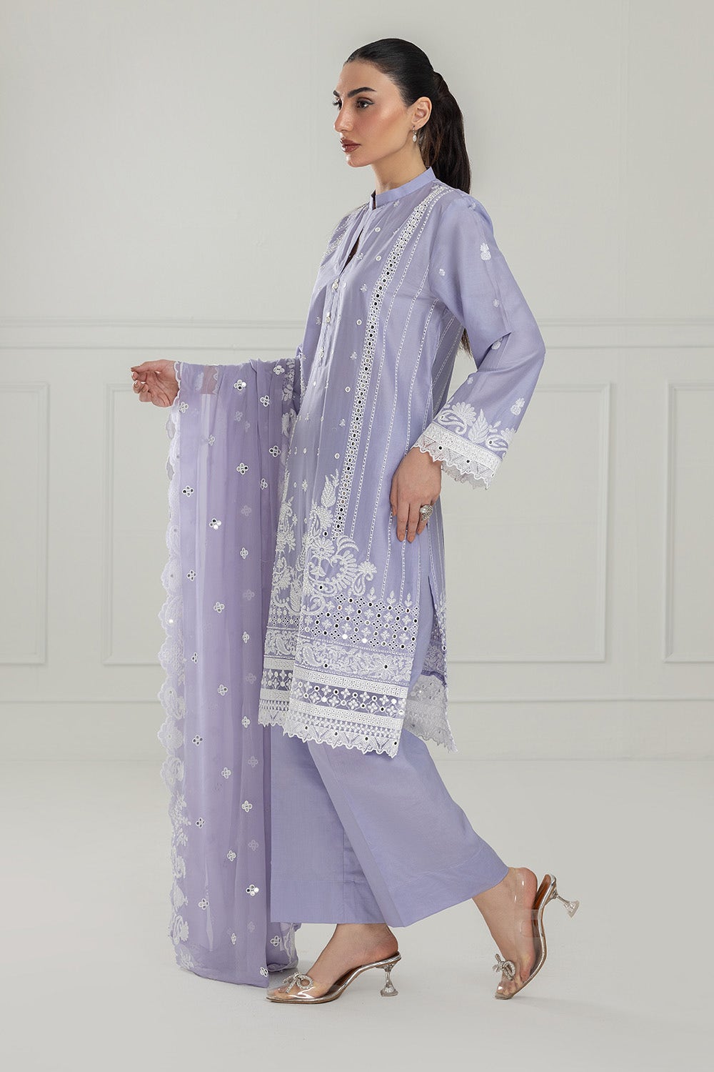 Gul Ahmed Ready to Wear 3PC Lawn Embroidered Suit IUSTKSD-562