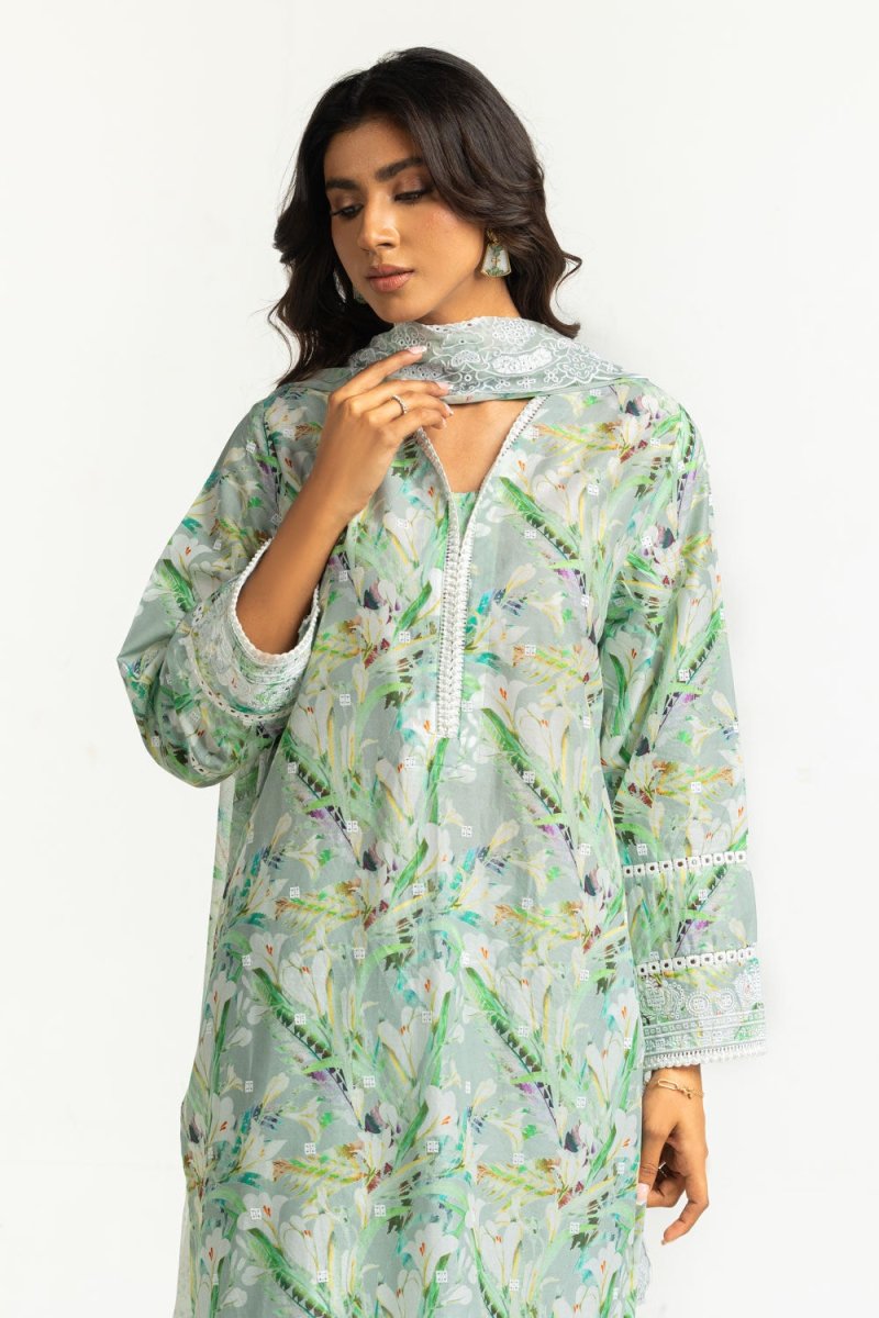 Gul Ahmed Ready to Wear 3PC Lawn Printed Suit With Embroidered IUSTKSD-625