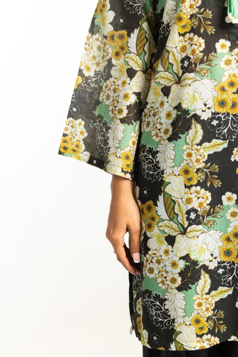Gul Ahmed Ready to Wear 3PC Lawn Printed Suit IUSTKSD-676