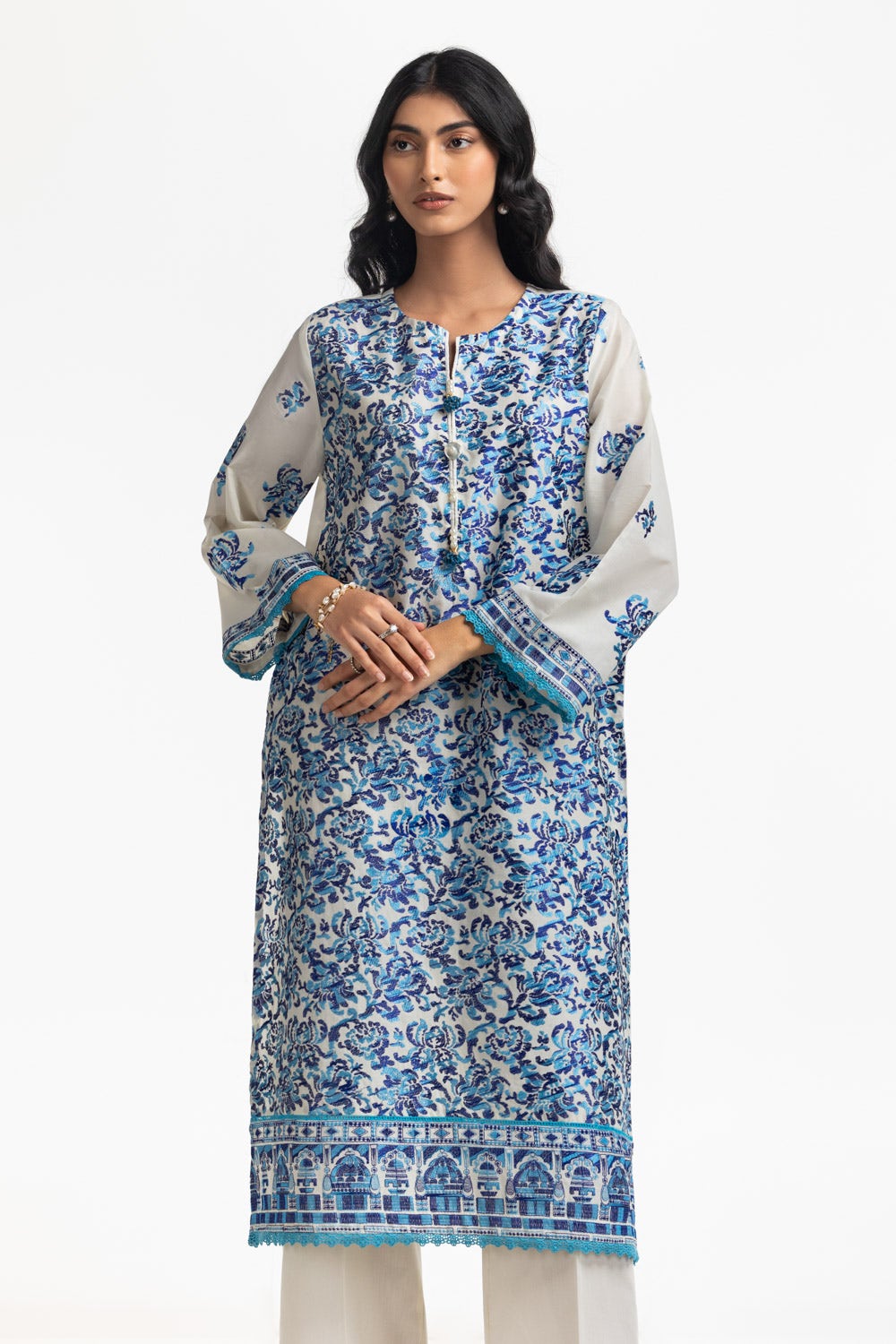 Gul Ahmed Ready to Wear 2 Piece Lawn Embroidered Shirt And Trouser IUSTTS-580