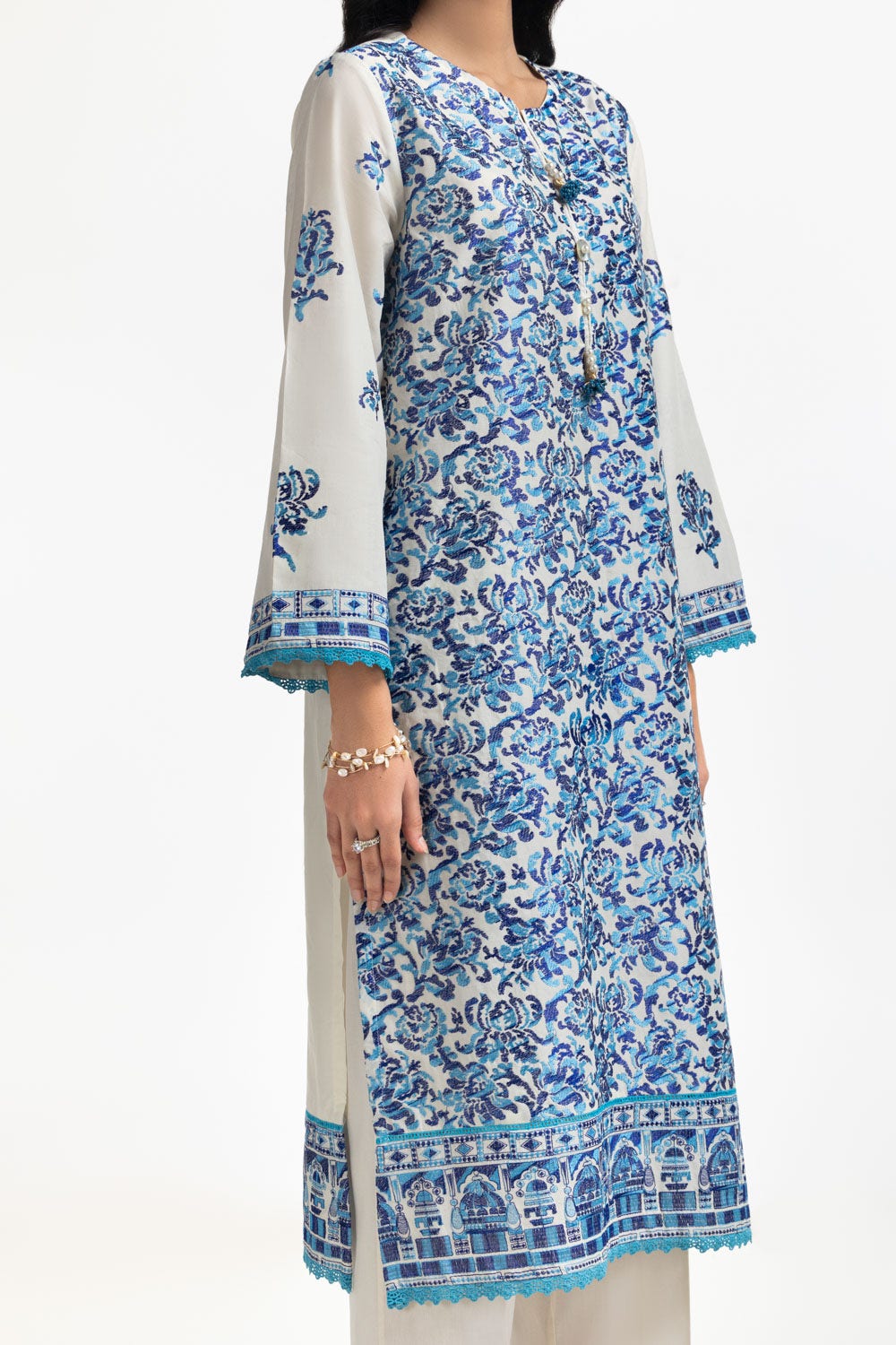 Gul Ahmed Ready to Wear 2 Piece Lawn Embroidered Shirt And Trouser IUSTTS-580