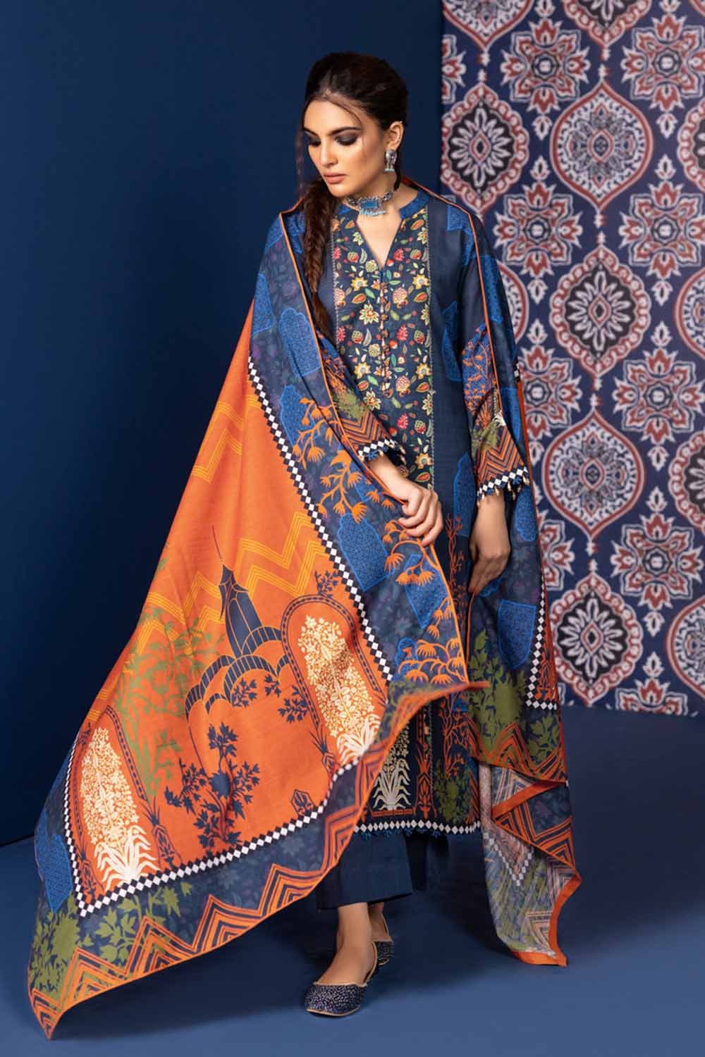 Gul Ahmed 3PC Khaddar Printed Unstitched Suit K-32001