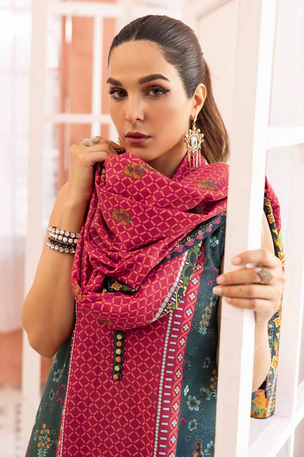 Gul Ahmed 3PC Khaddar Digital Printed Unstitched Suit K-32004