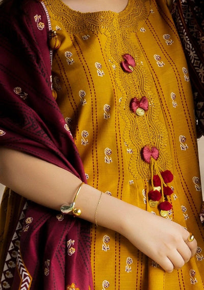 Gul Ahmed 3 Piece Unstitched Printed Khaddar Suit K-52050