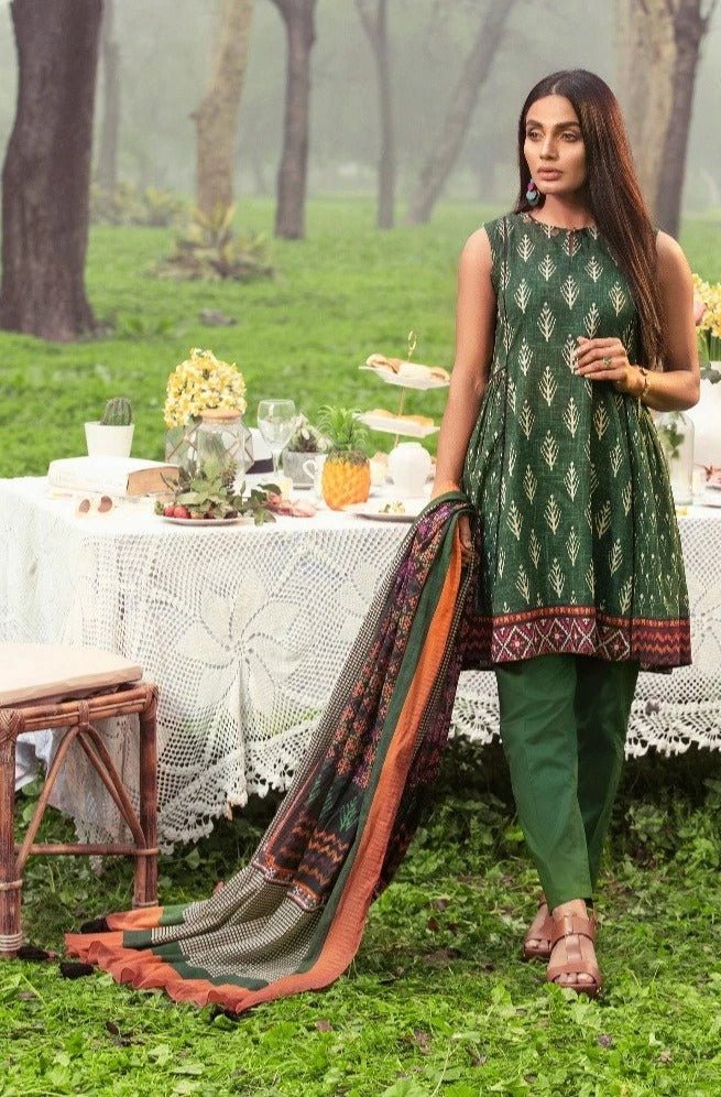 Lakhani Komal Prints 3 Piece Stitched Printed Lawn Suit LSM-2104