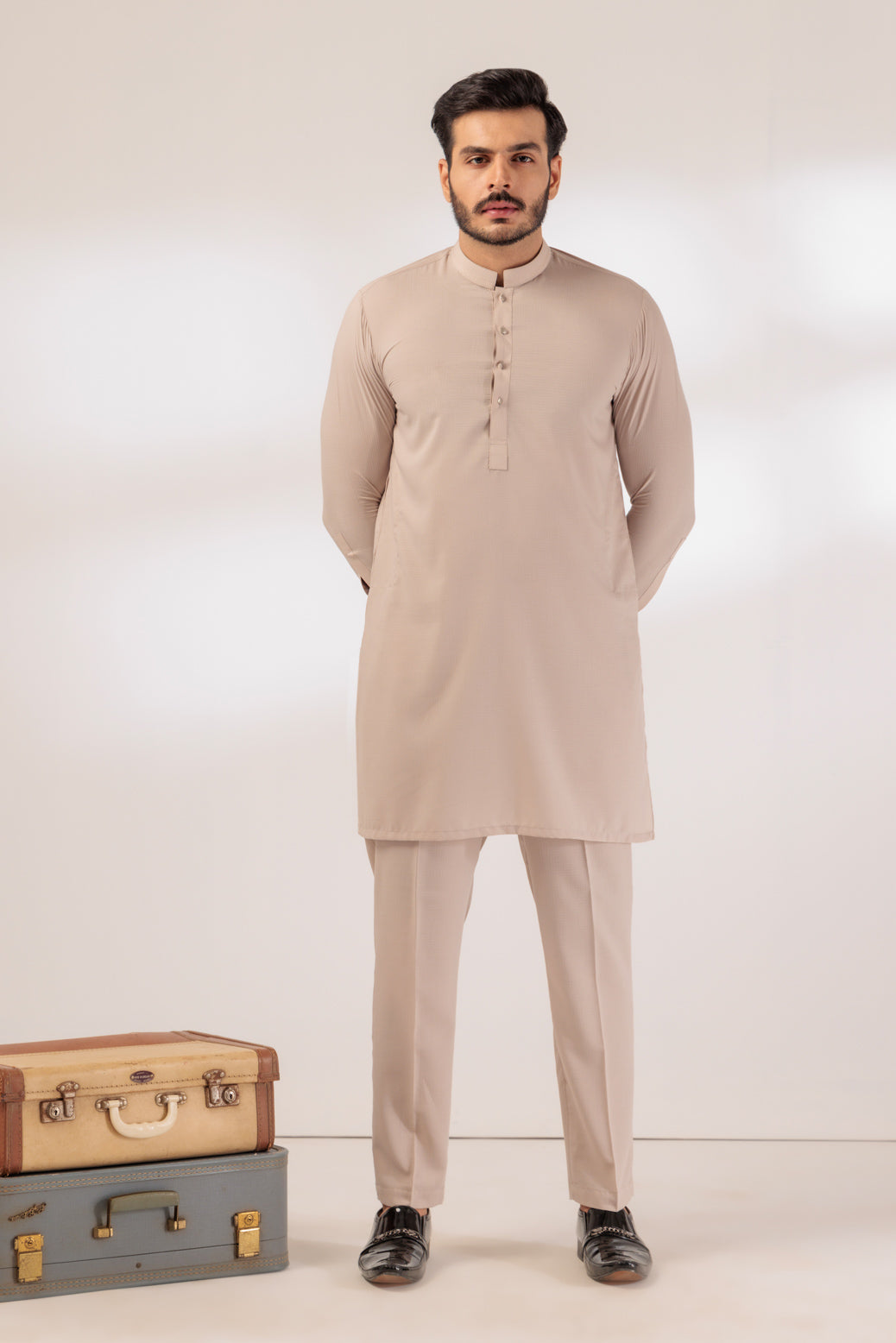 BONANZA MEN'S 2 PIECE FEATHER-BLENDED-KURTA TROUSER - KSR24-027