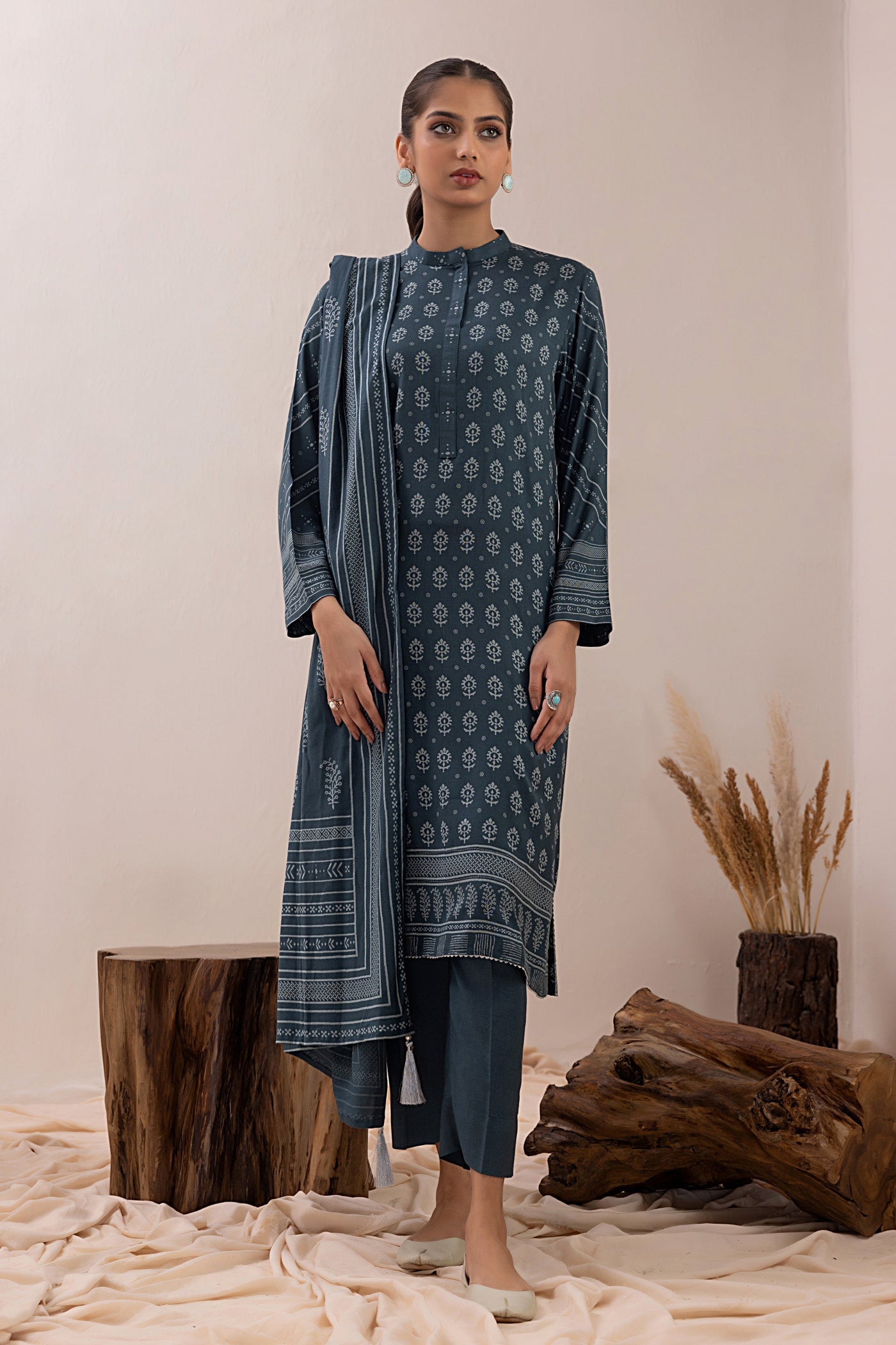 Lakhany 3 Piece Stitched Pashmina Prints Suit LG-AM-0070