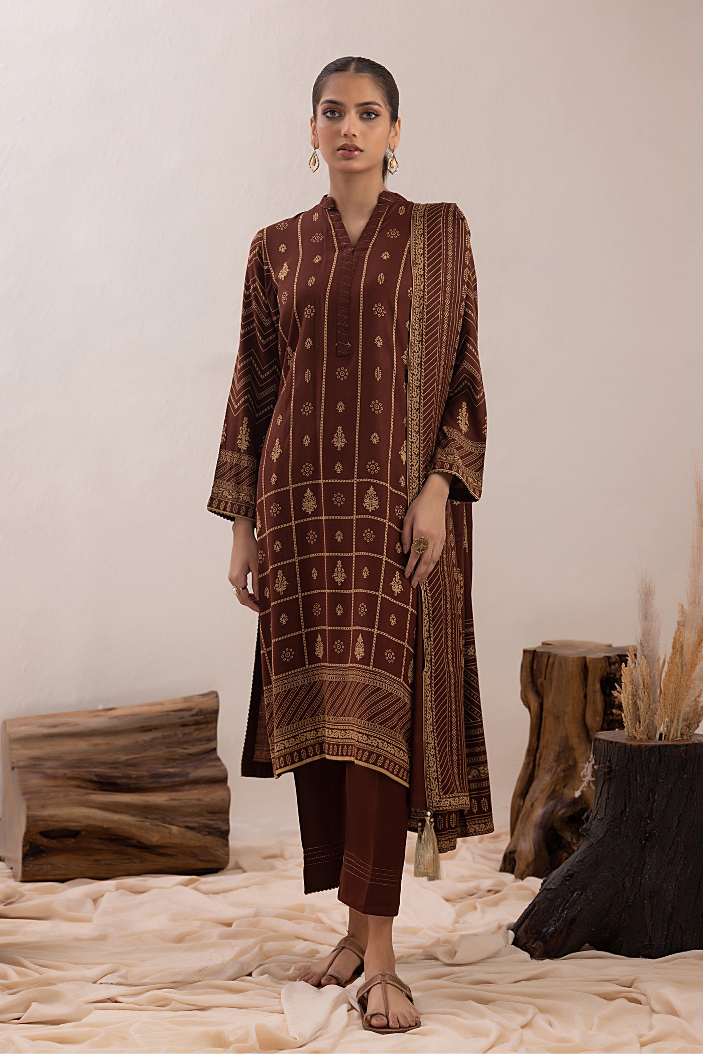 Lakhany 3 Piece Unstitched Pashmina Prints Suit LG-AM-0050-C