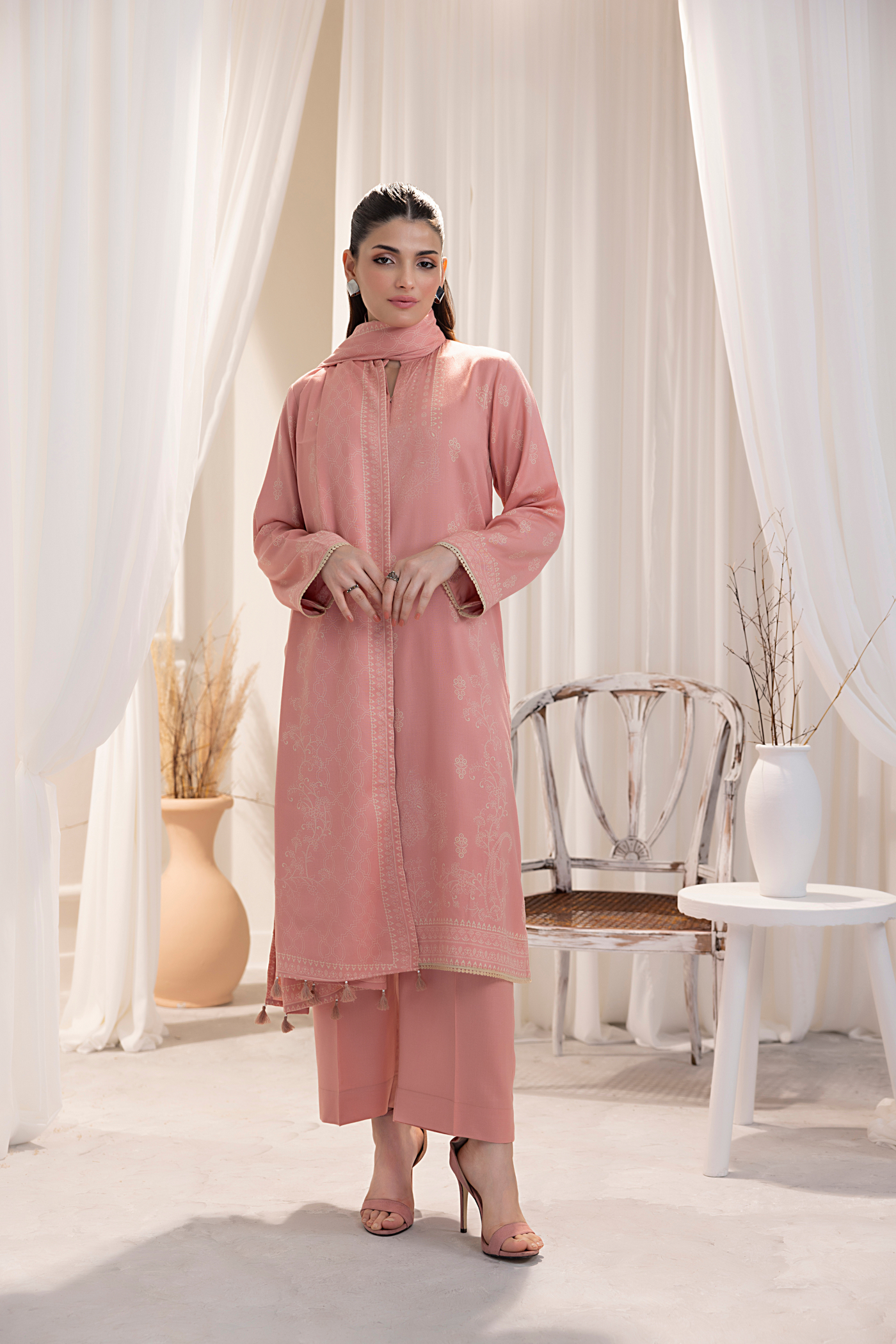 Lakhany 03 Piece Unstitched Cashmi Vool Printed Suit - LG-AR-0078-A