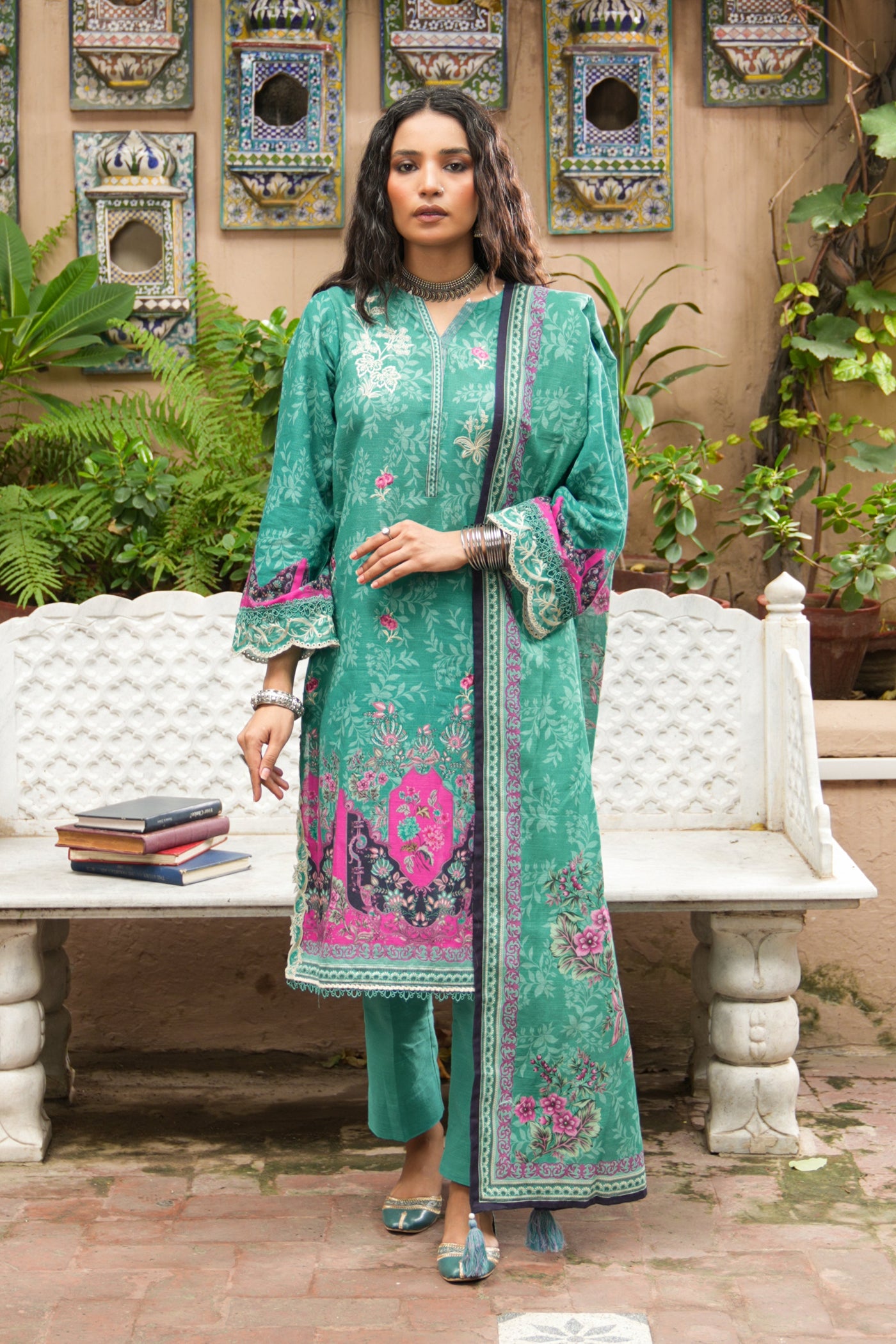 Lakhany 03 Piece Stitched Dastan Embroidered Khaddar Suit - LG-AR-0109