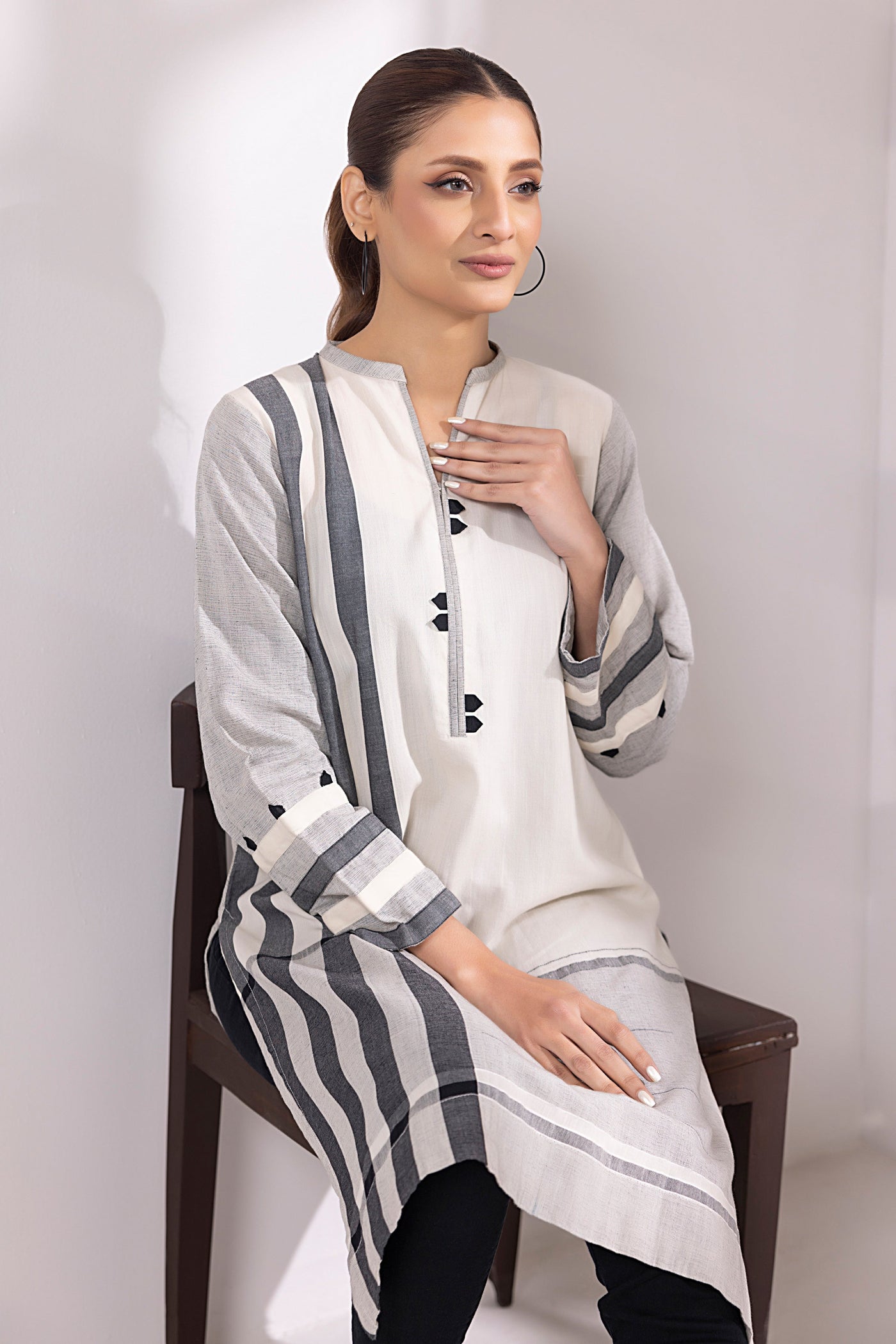 Lakhany 01 Piece Ready to Wear Yarn Dyed Cotton Embroidered Shirt - LG-IZ-0142