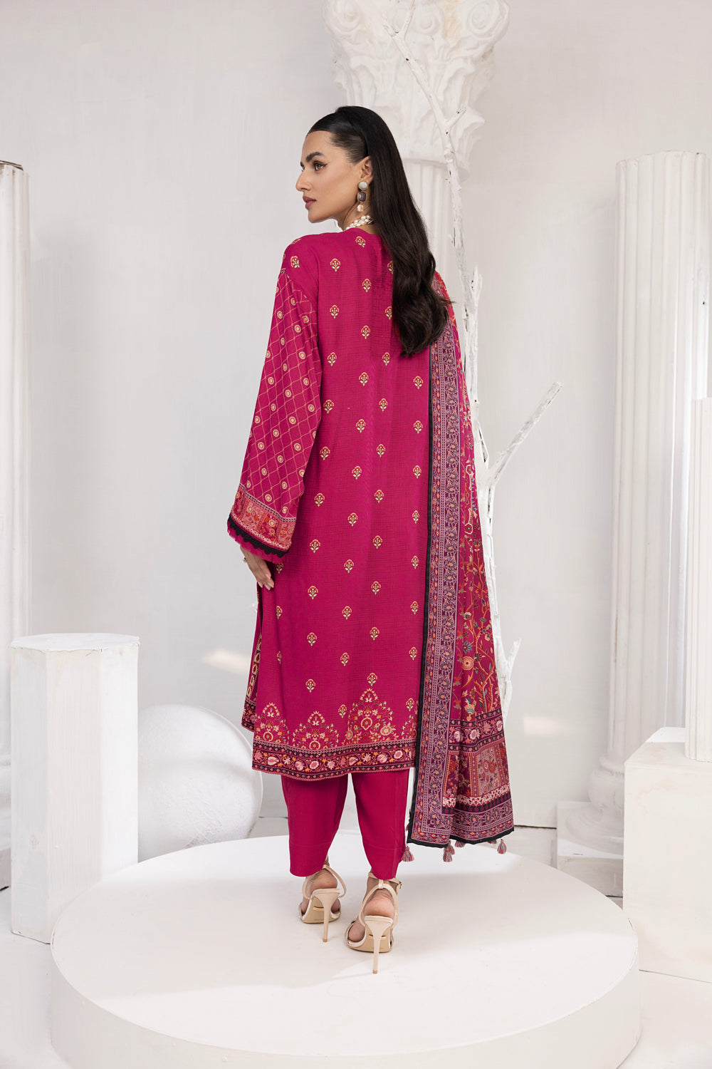 Lakhany 03 Piece Unstitched Printed Cottel Suit - LG-RL-0106