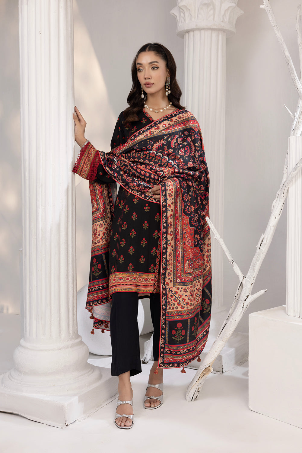 Lakhany 03 Piece Unstitched Printed Cottel Suit - LG-RL-0108