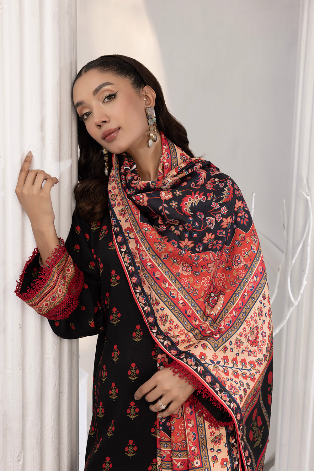 Lakhany 03 Piece Unstitched Printed Cottel Suit - LG-RL-0108