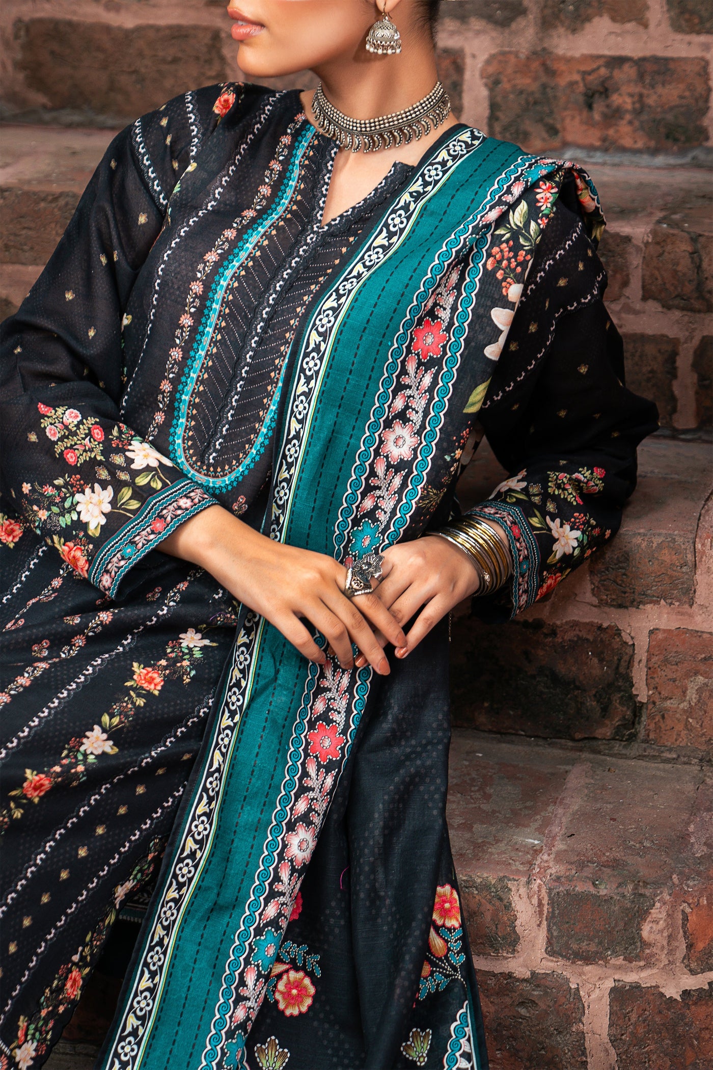 Lakhany 03 Piece Stitched Dastan Printed Khaddar Suit - LG-RL-0163