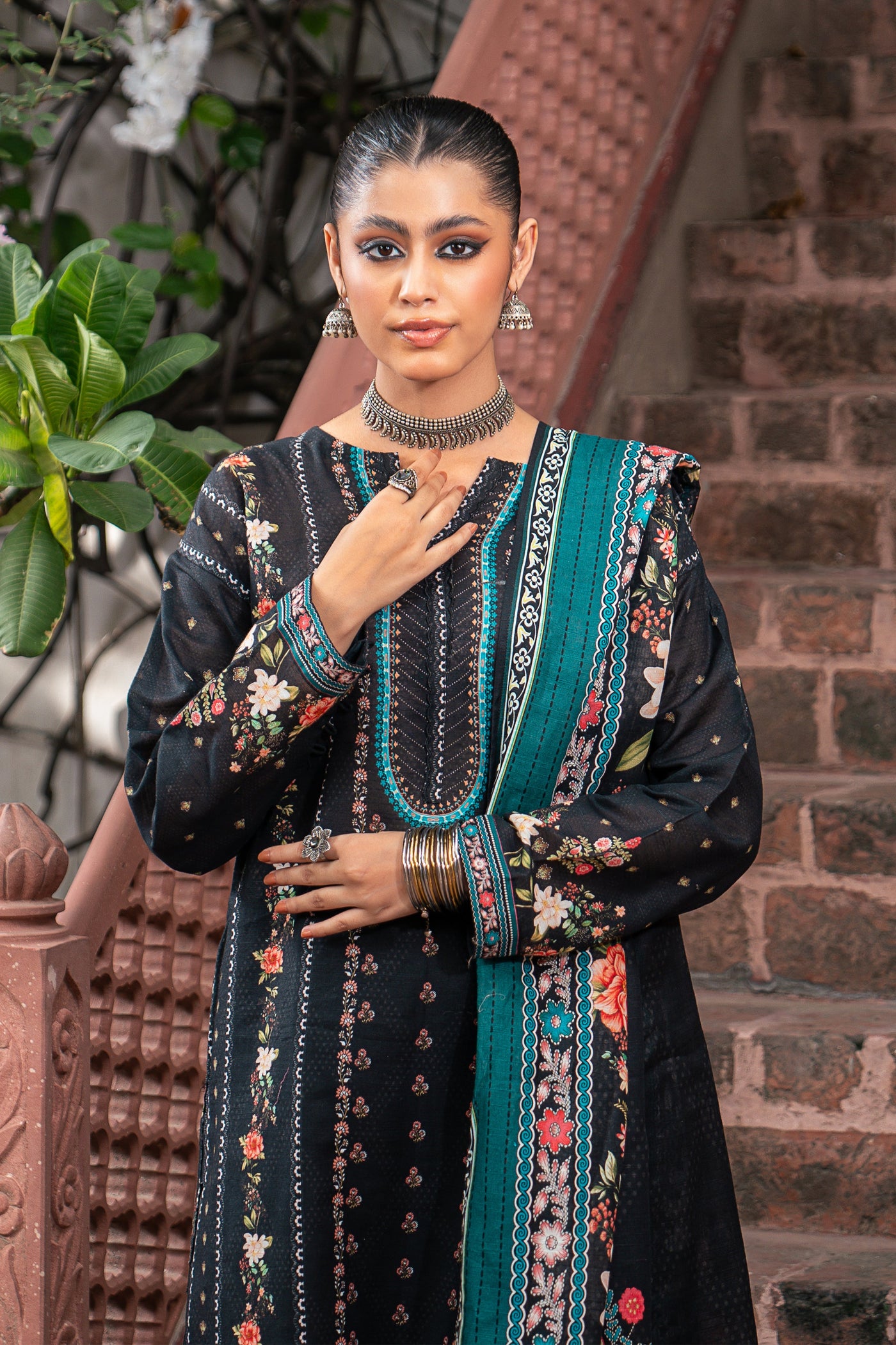 Lakhany 03 Piece Stitched Dastan Printed Khaddar Suit - LG-RL-0163