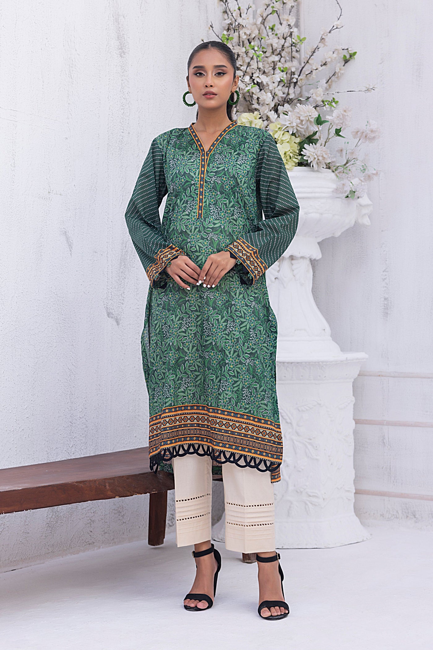 Lakhany 01 Piece Unstitched Printed Lawn Shirt - LG-SK-0198