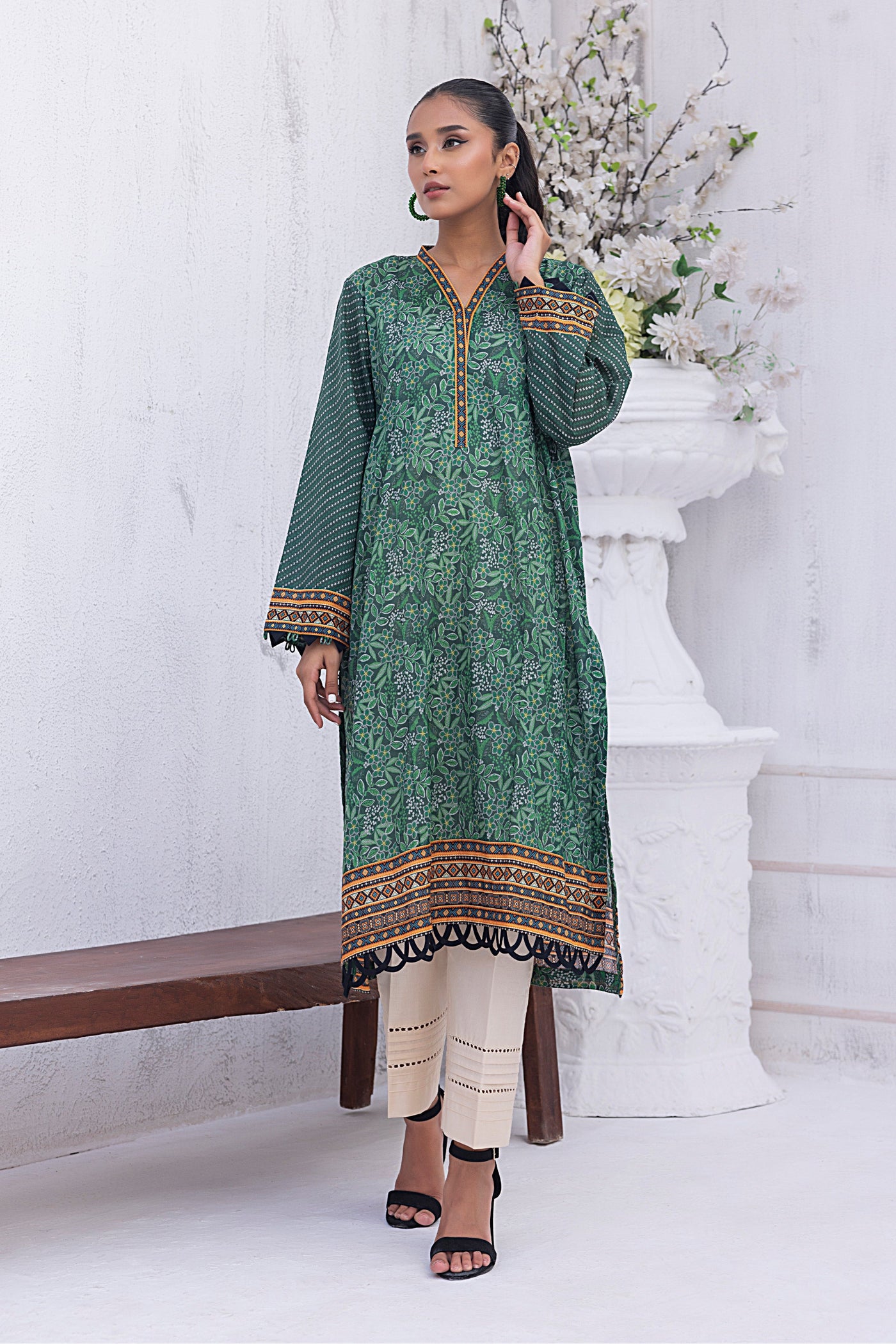 Lakhany 01 Piece Unstitched Printed Lawn Shirt - LG-SK-0198