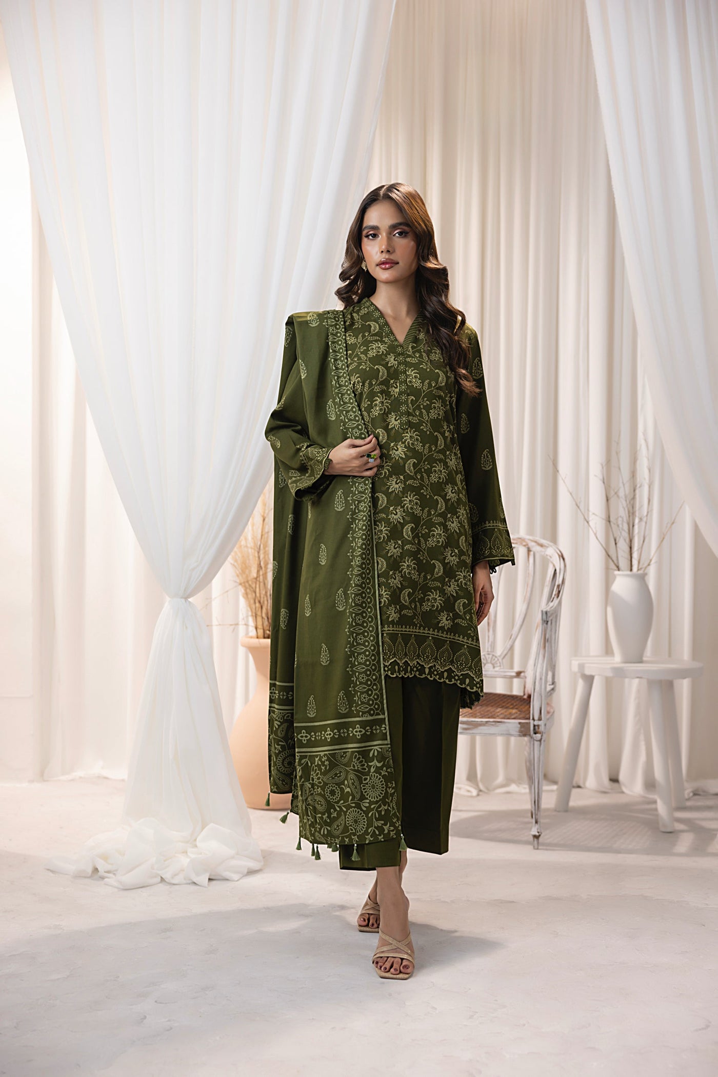 Lakhany 03 Piece Unstitched Cashmi Vool Printed Suit - LG-UB-0095-C