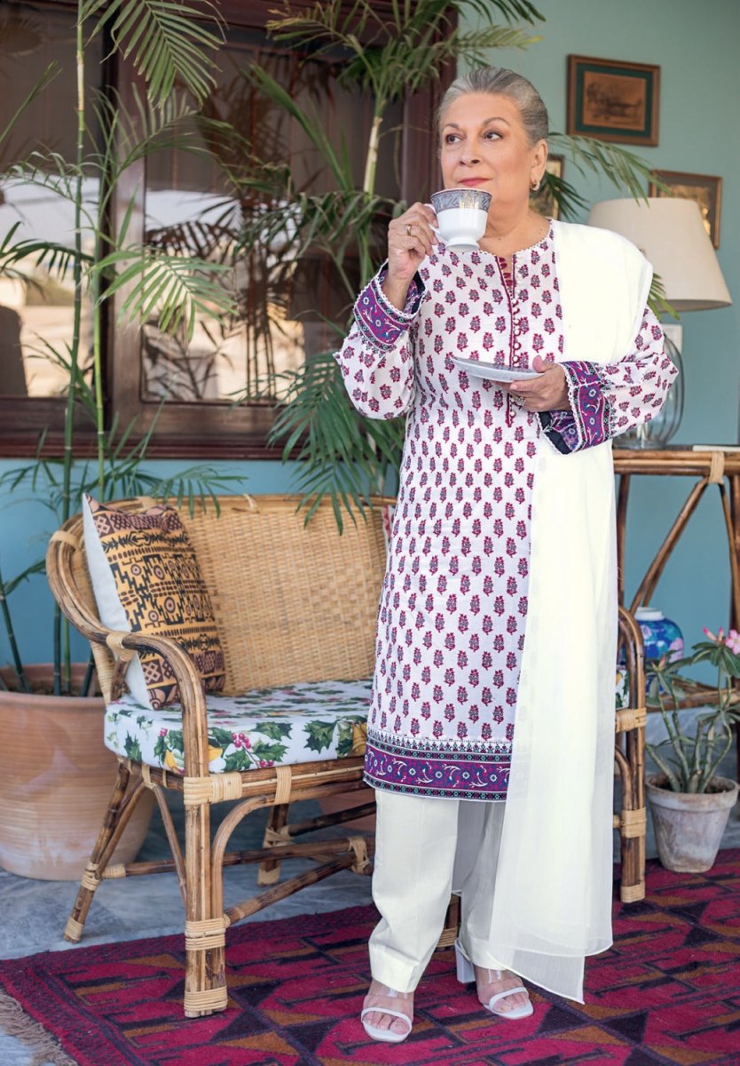 Gul Ahmed 1PC Unstitched Printed Lawn Fabric SL-916-B