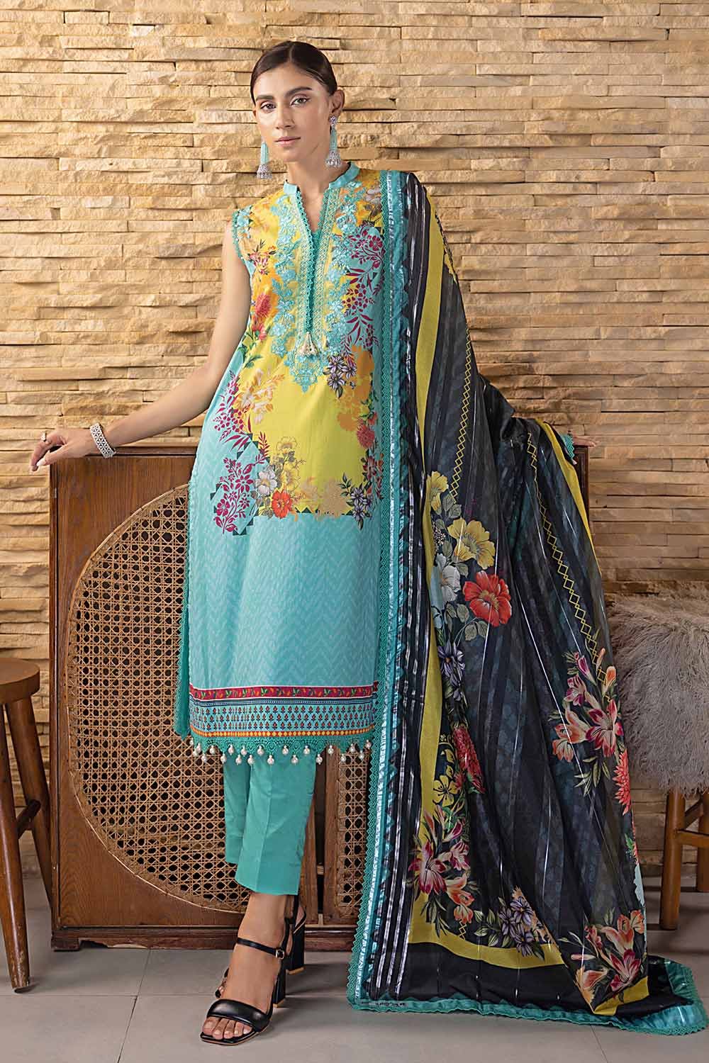 Gul Ahmed 3PC Digital Printed Cambric Unstitched Suit with Stripe Chiffon Dupatta ST-32016