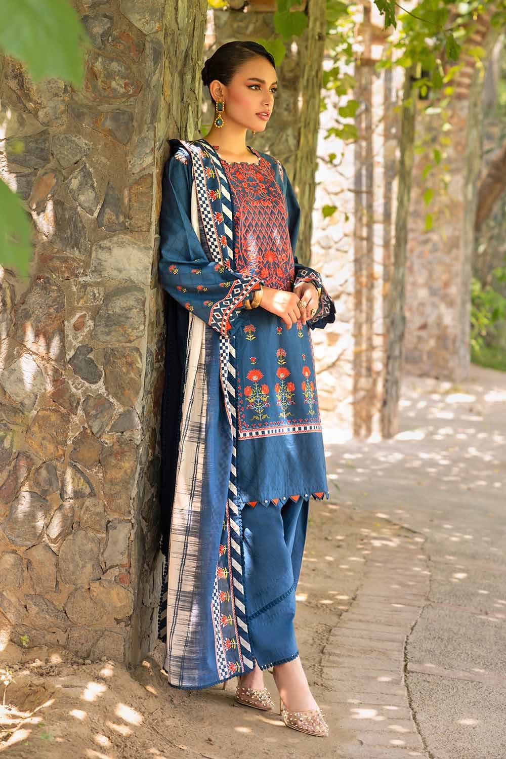 Gul Ahmed 2PC Embroidered Cambric Unstitched Suit with Digital Printed Lawn Dupatta TCE-32002