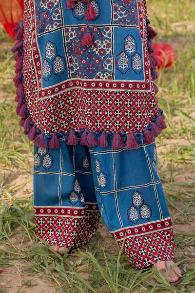 Gul Ahmed 2 Piece Unstitched Printed Lawn Suit TL-52147