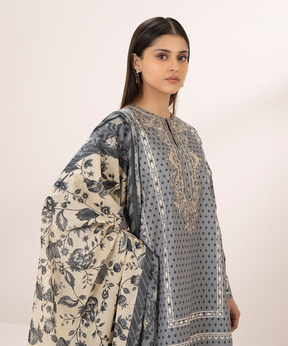 Sapphire 3 Piece Stitched Printed Embroidered Lawn Suit - U3PE-DY24V2-23