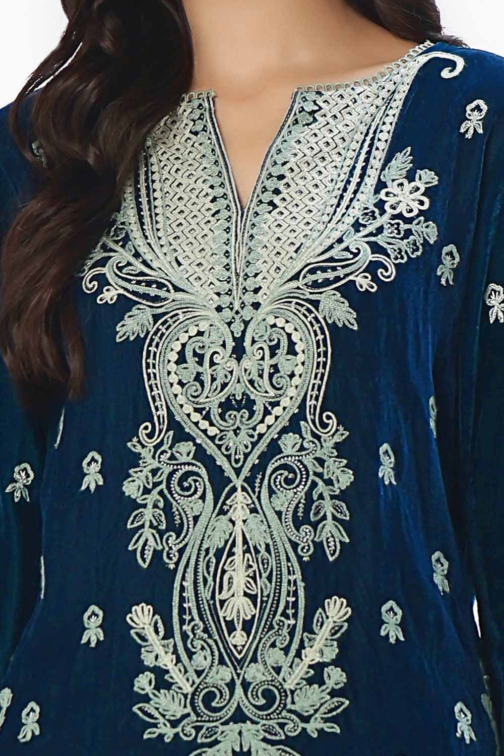 Gul Ahmed 3 Piece Unstitched Embroidered Velvet Suit with Embroidered Velvet Dupatta WV-42004