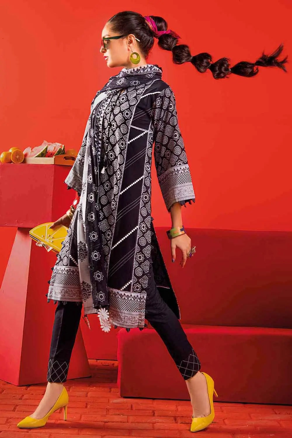 Gul Ahmed 3PC Printed Lawn Unstitched Suit B-22004