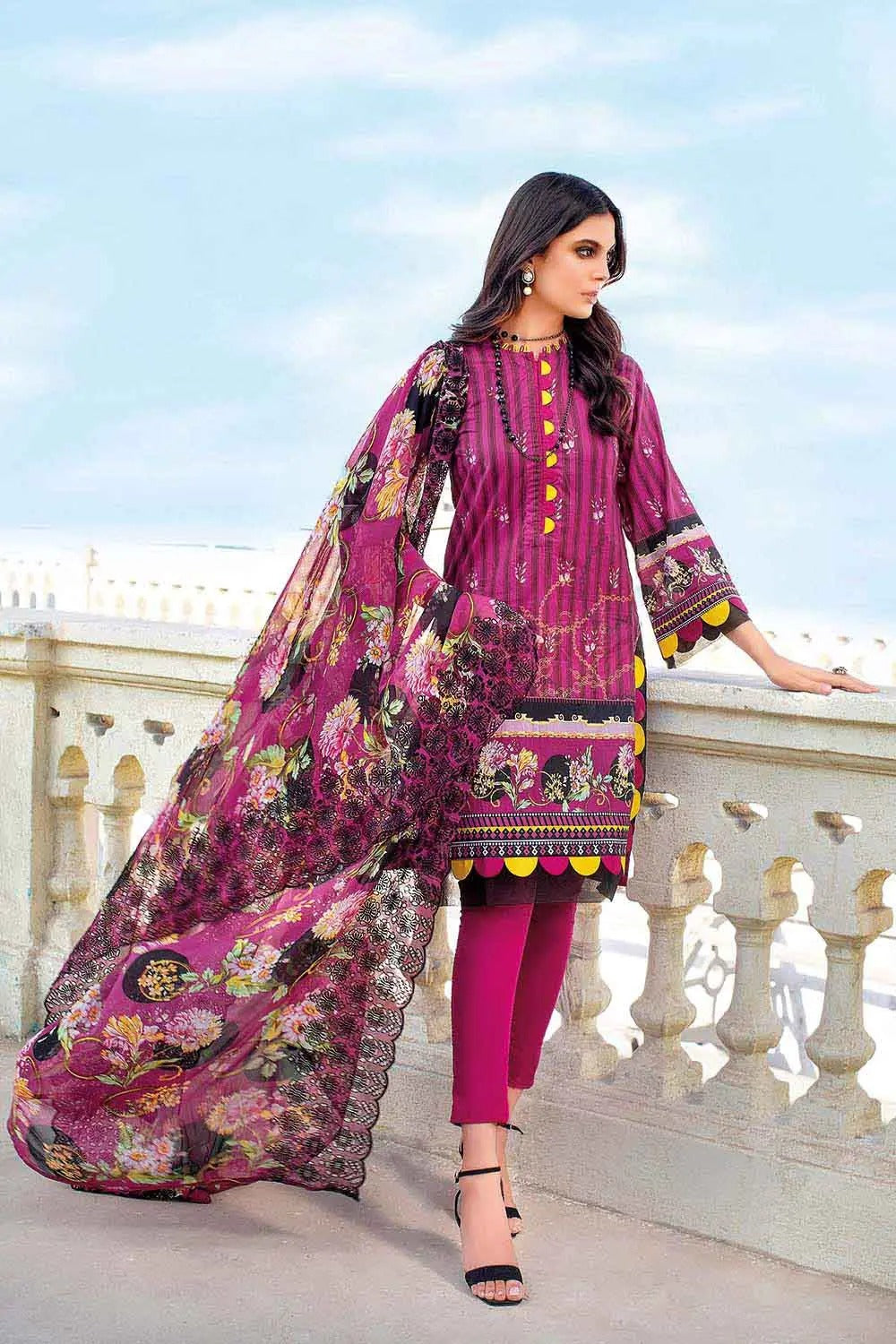 Gul Ahmed 3PC Lawn Unstitched Digital Printed Suit With Schiffli Embroidered Chiffon Dupatta BCT-47
