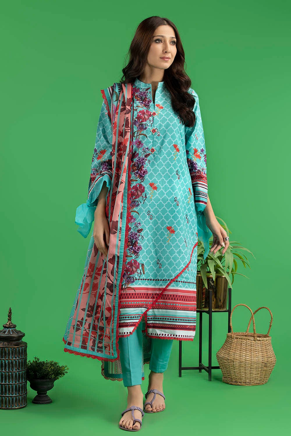 Gul Ahmed 3PC Corduroy Unstitched Embroidered Suit CD-22002