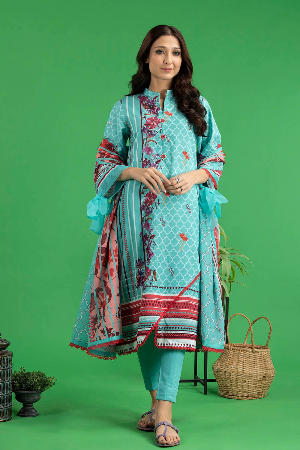 Gul Ahmed 3PC Corduroy Unstitched Embroidered Suit CD-22002