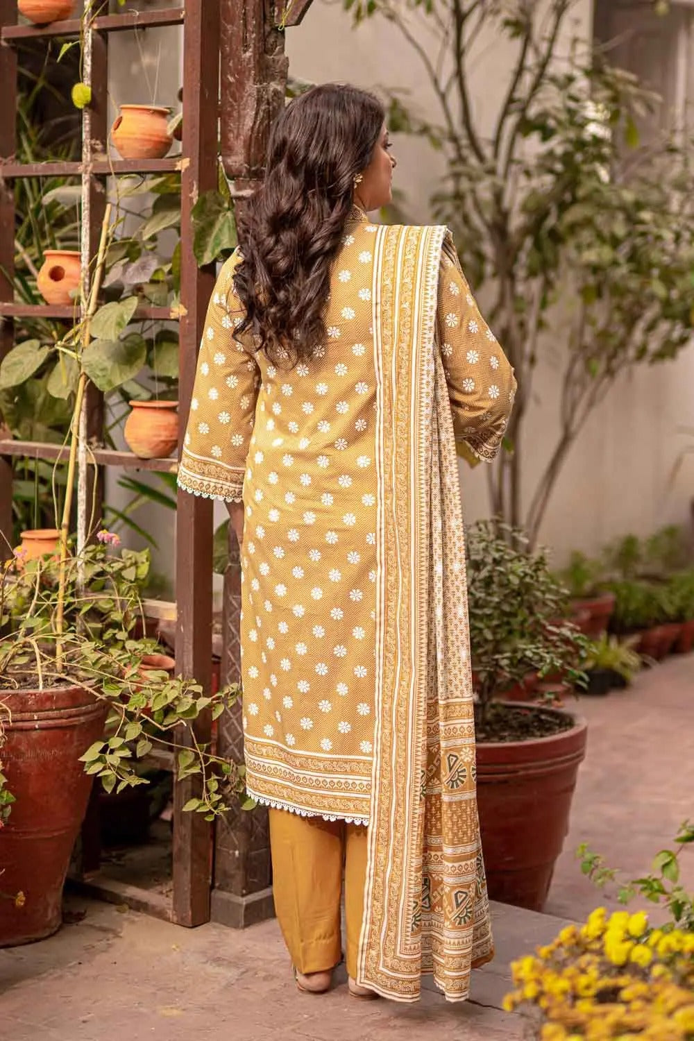 Gul Ahmed 3PC Lawn Unstitched Printed Suit CL-22012 B