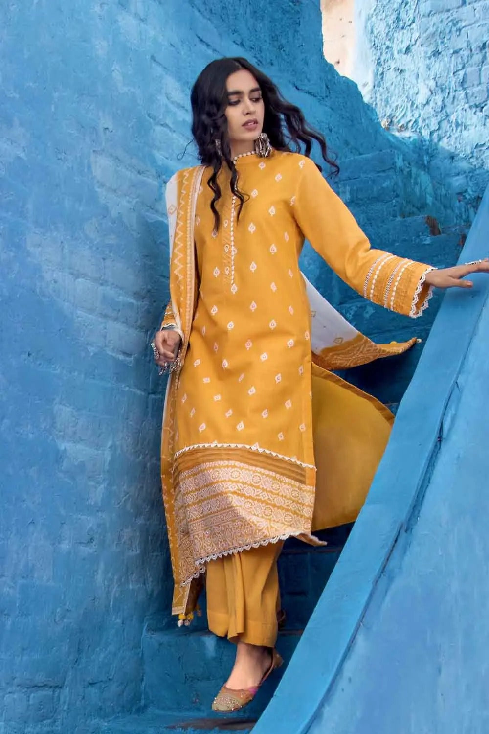 Gul Ahmed 3PC Chunri Unstitched Embroidered Lawn Suit CL-22045