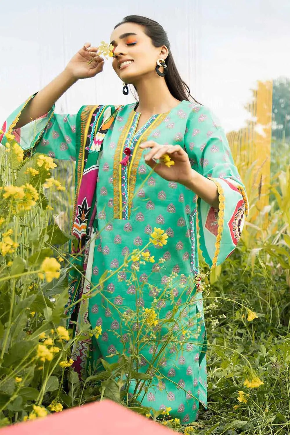 Gul Ahmed 3PC Printed Lawn Stitched Suit CL-22090 B