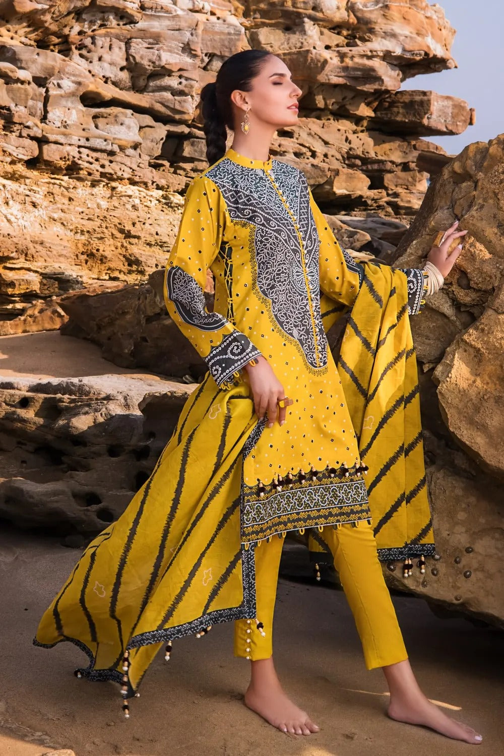 Gul Ahmed 3PC Chunri Lawn Stitched Suit CL-22143 A