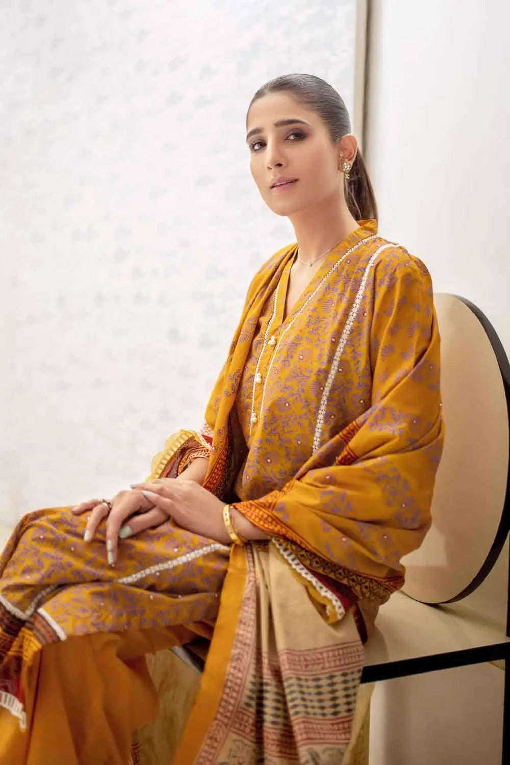 Gul Ahmed 3PC Lawn Unstitched Printed Suit CL-22176 A