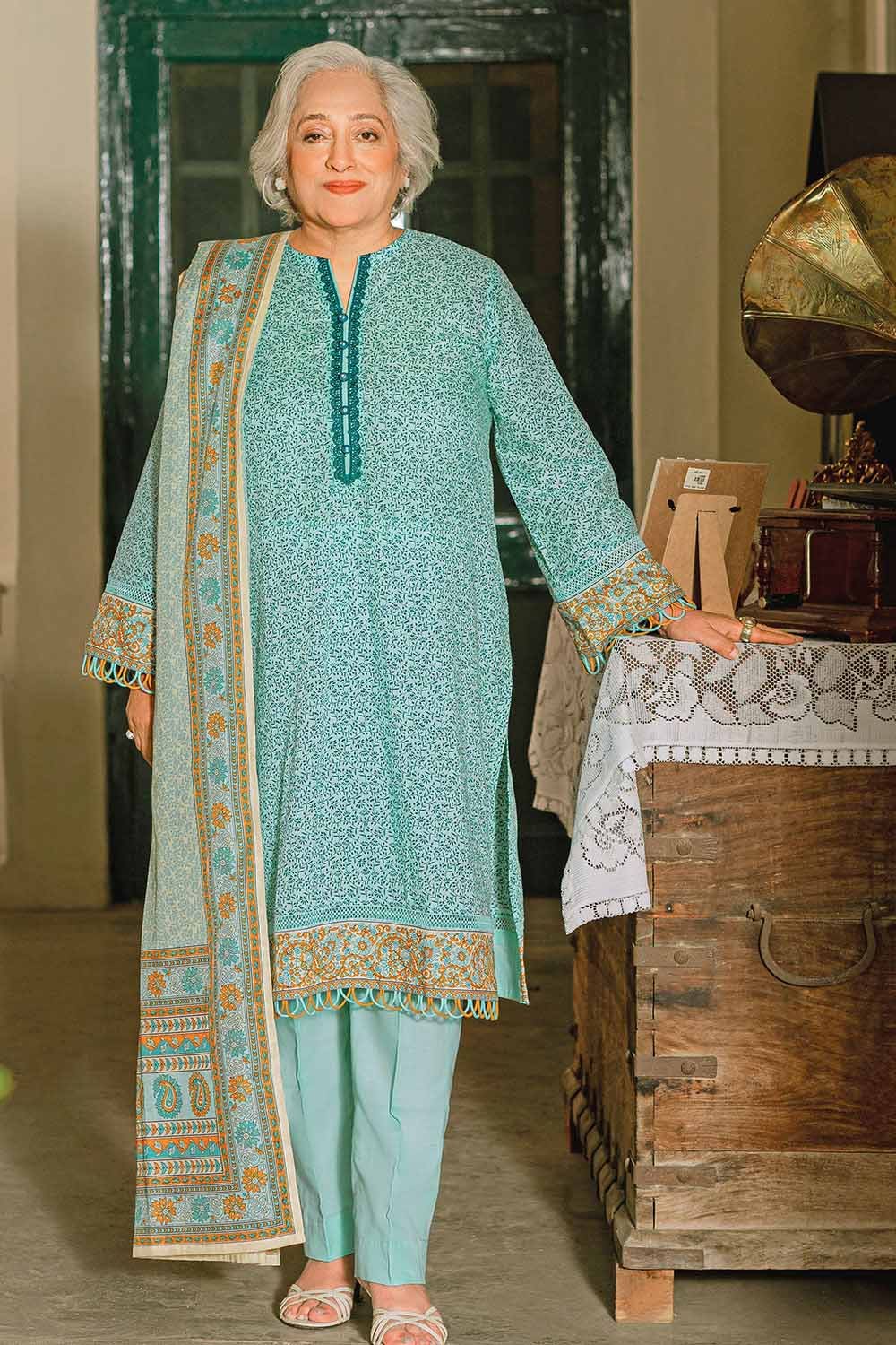 Gul Ahmed 3PC Unstitched Printed Lawn Suit CL-32079 B