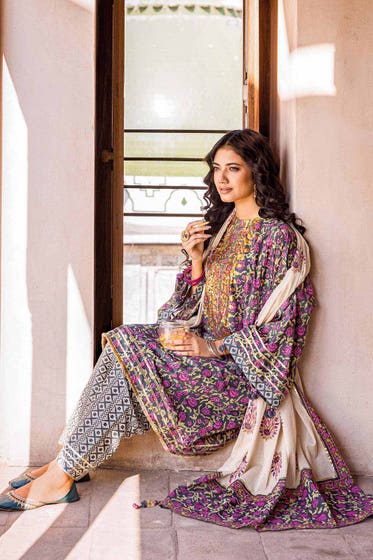 Gul Ahmed 3PC Lawn Unstitched Foil Printed Suit CL-32240 B