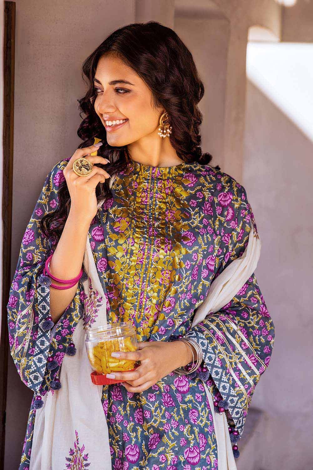 Gul Ahmed 3PC Lawn Unstitched Foil Printed Suit CL-32240 B
