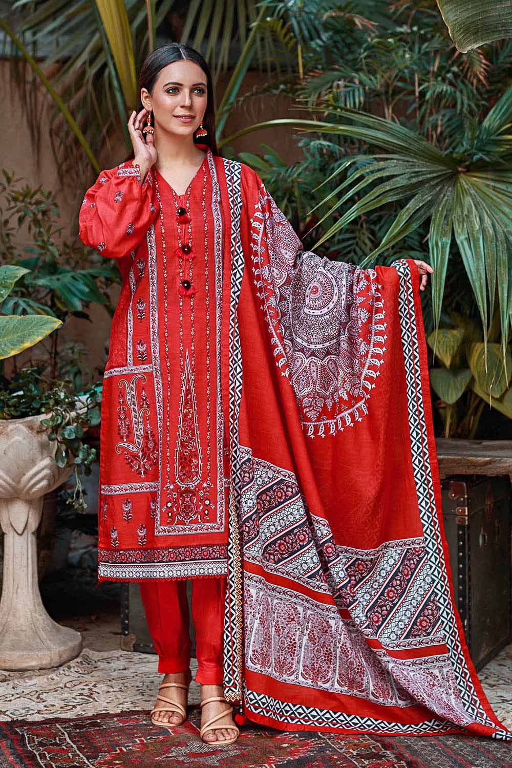 Gul Ahmed 3PC Lawn Unstitched Printed Suit CL-32251