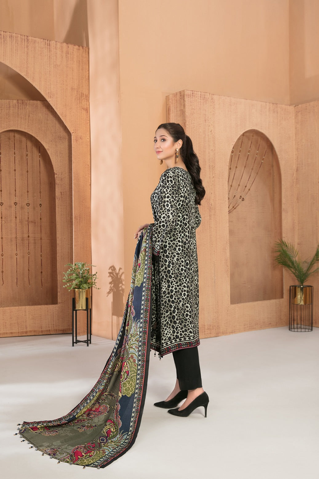 Tawakkal Fabrics 3 Piece Stitched Embroidered Digital Printed Linen Suit D-7536