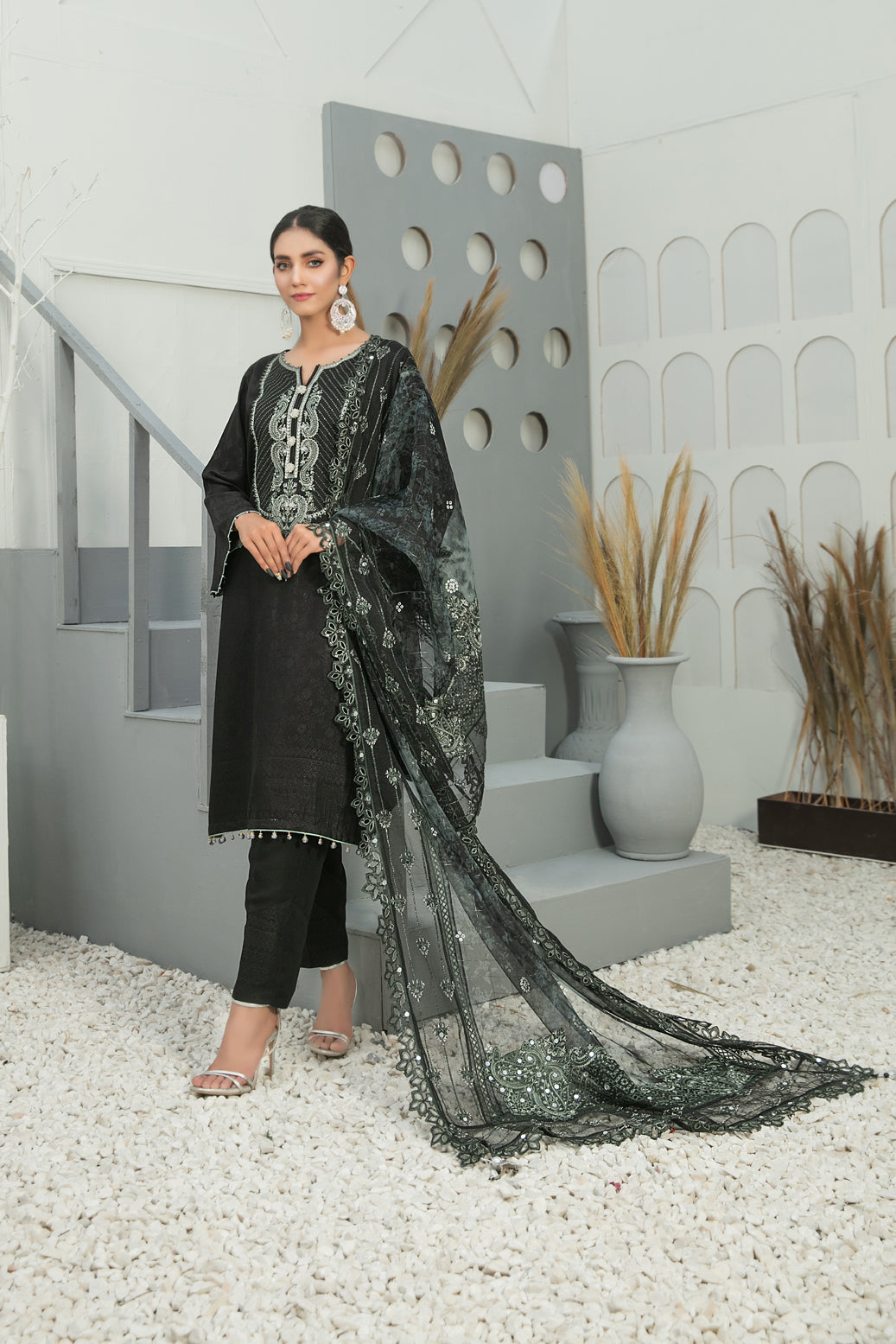 Tawakkal Fabrics 3 Piece Stitched Karrandi Banarsi Gala Embroidered Suit D-7642