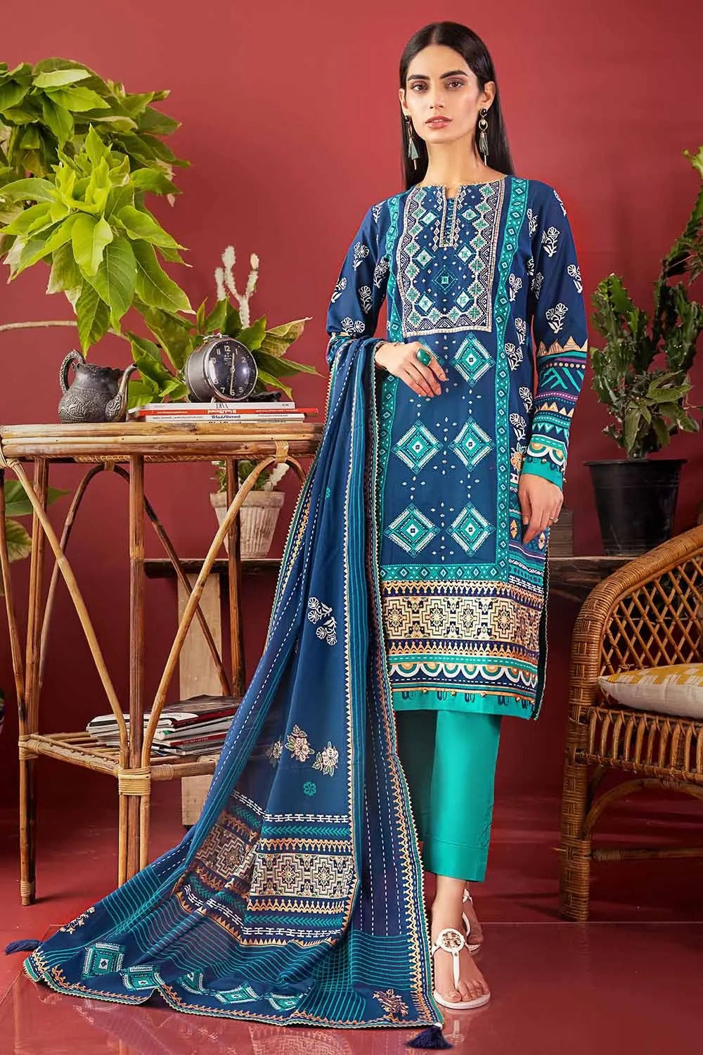 Gul Ahmed 3PC Unstitched Glitter and Lacquer Printed Denting Lawn Suit DN-22013