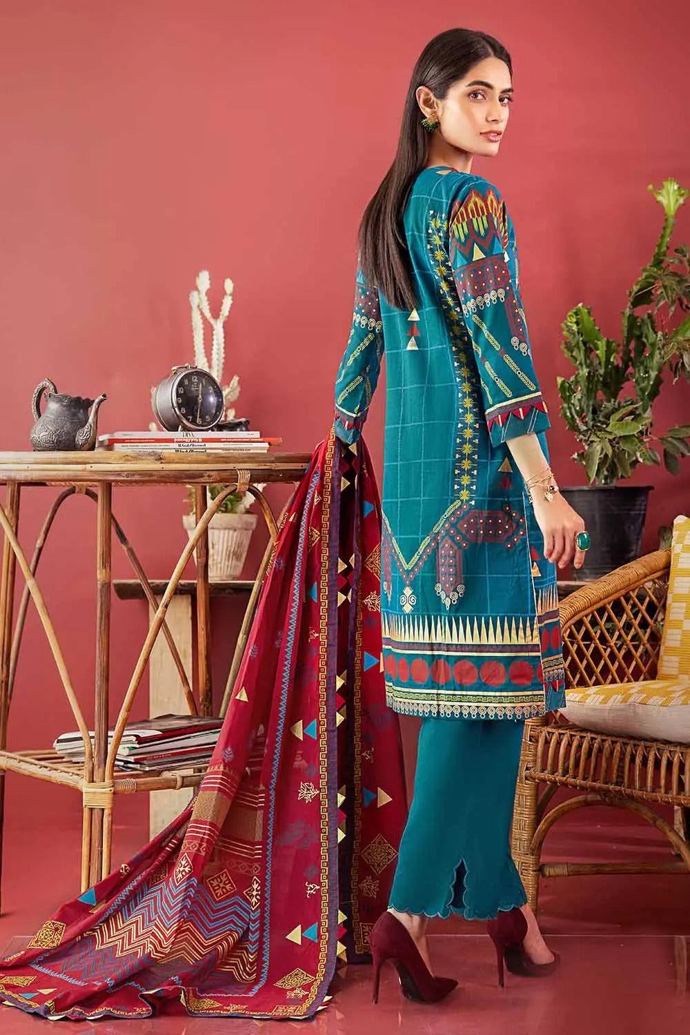 Gul Ahmed 3PC Unstitched Glitter and Lacquer Printed Denting Lawn Suit DN-22015